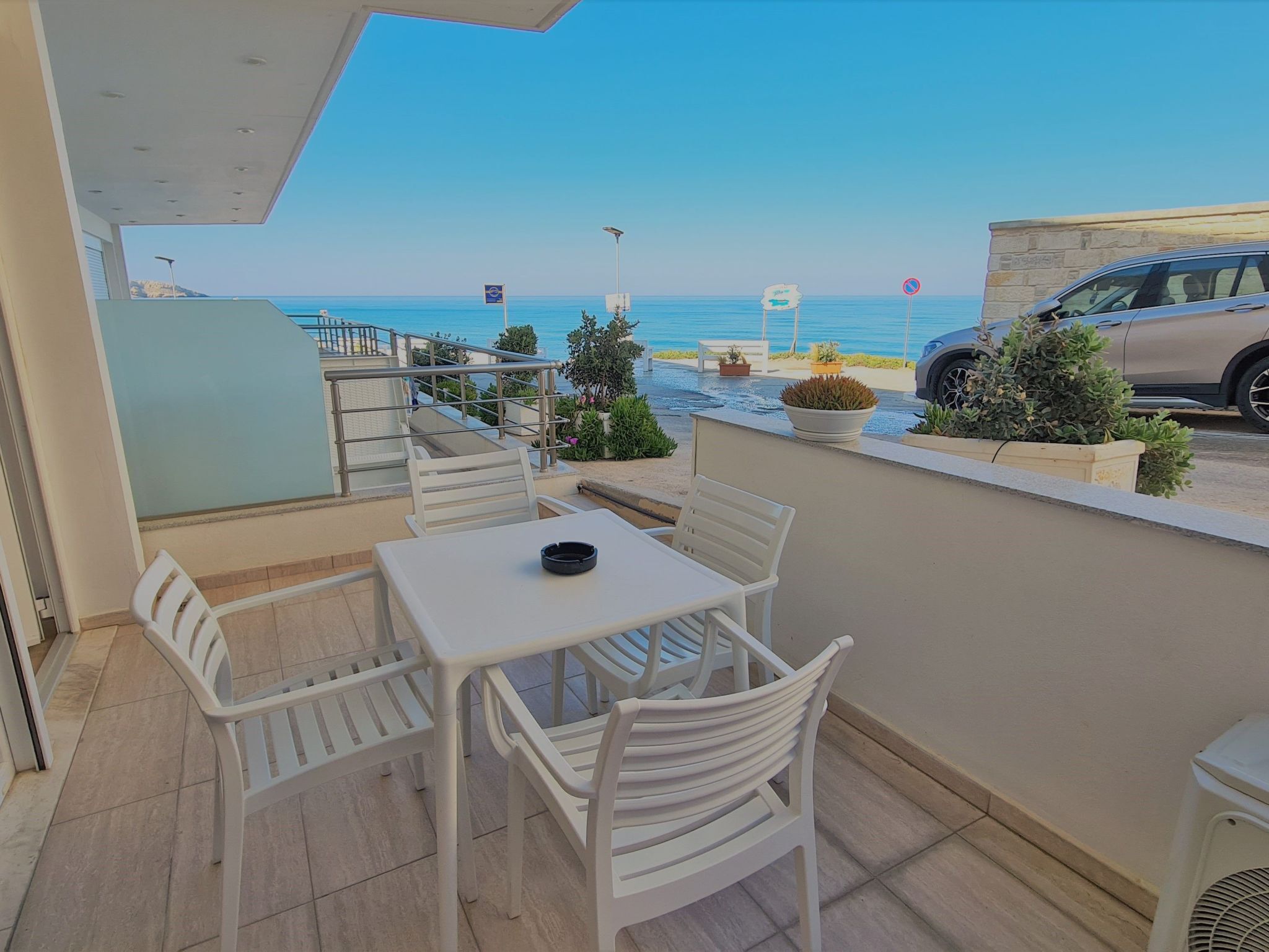 屋外ダイニングエリア