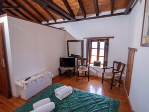 Interior - "3BRtraditionelles Haus" im Schloss by Interhome (Monemvasia)