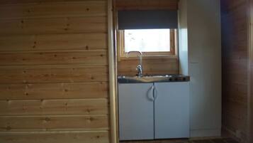 Frigorífic i utensilis de cuina, vaixella i coberteria