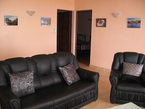 TV - Unterkunft namens Cotomili mit 2 Schlafzimmern und Pool by Interhome (Cap Malheureux)