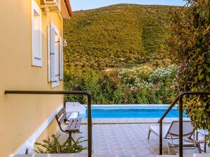 Pool - "Yellow Villa" by Interhome (Agios Konstantinos)