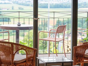 Outdoor dining - Studio de l'artist by Interhome (Salavaux)