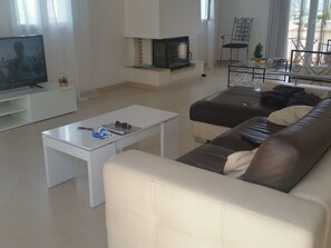 TV - Die Sonne der Côte d'Azur by Interhome (Saint-Raphaël)
