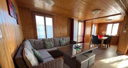 Chalet in der Nähe des Sees 3 Minuten zu Fuß entfernt by Interhome