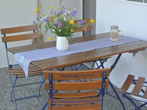 Outdoor dining - Apartment Huusli by Interhome (Brienz)