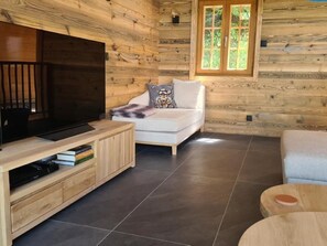 TV, fireplace - Charming Chalet Doux Douze by Interhome (Nendaz)