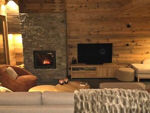 TV, fireplace - Charming Chalet Doux Douze by Interhome (Nendaz)