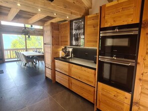 Fridge, microwave, oven, dishwasher - Charming Chalet Doux Douze by Interhome (Nendaz)