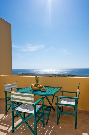 Outdoor dining - Mare Blu 1 am Strand by Interhome (Gennadi)