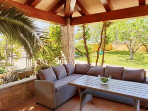 Terrace/patio - Luxus-App Marin - Terrasse, Garten, Grillplatz, by Interhome (Pula/Banjole)
