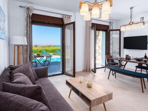 TV - Wunderschöne Steinvilla Attalos by Interhome (Soroni)