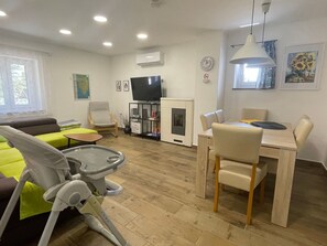 TV - Istrische Stein Villa Lenny in der Nähe von Porec by Interhome (Dracevac)