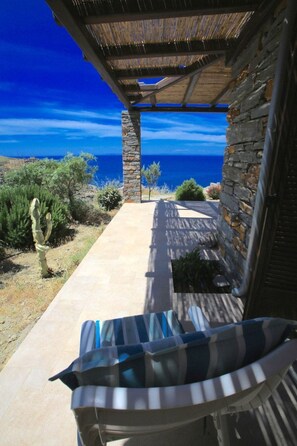 Terrace/patio - Ruhig gelegene Wohnung mit Meerblick an einem abgelegenen Strand by Interhome (Kea)