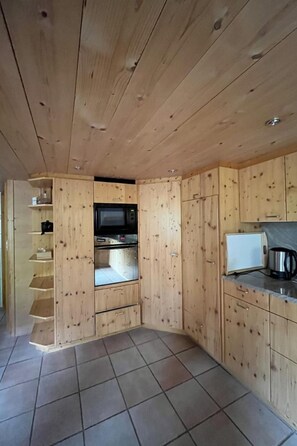 Fridge, microwave, oven, dishwasher - Sweet Home by Interhome (Wildhaus)