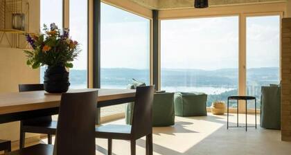 Gästehaus mit See- und Weitblick by Interhome