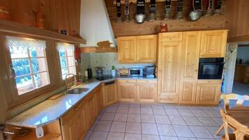 Réfrigérateur, micro-ondes, four, lave-vaisselle