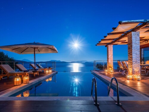 Marine Villa mit privatem Zugang zum Meer - Iris Villas by Interhome