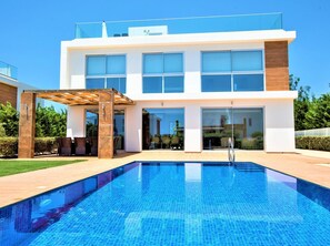 Pool - Luxuriöse Villa mit privatem Pool und Whirlpool by Interhome (Peyia)