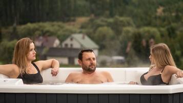 Bain à remous extérieur