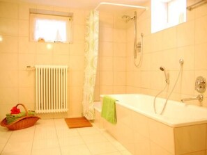 Towels - Appartement in Brotterode mit Eigener Terrasse by Interhome (Brotterode-Trusetal)