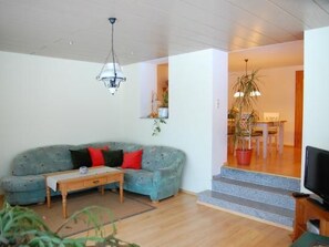 TV, fireplace - Appartement in Brotterode mit Eigener Terrasse by Interhome (Brotterode-Trusetal)