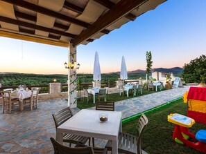 Outdoor dining - Villa "Kampos" mit eigenem Pool by Interhome (Roumeli)