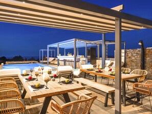 Outdoor dining - Grey Grand Villa Privater Pool by Interhome (Georgioupoli)