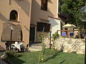 Outdoor dining - 'Camelia by Interhome (Sorrento)