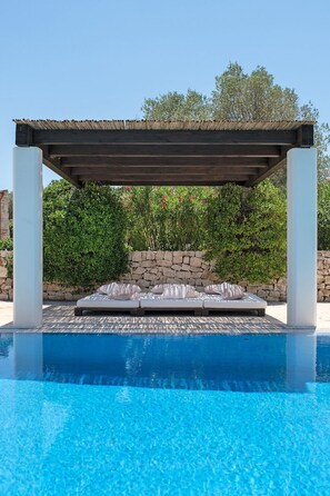 A heated pool - mit Privatpool an der Adriaküste by Interhome (Ostuni)