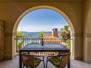 Property grounds - Wohnung mit Blick auf das Wasser by Interhome (Zadar/Bibinje)