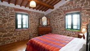 Unclassified image, 5 of 9, button - Leonardo in Vitolini by Interhome (Vinci)