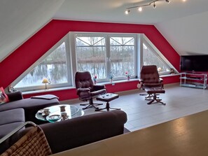 TV, DVD player - Haus am Kiessee mit direkter Angelseelage by Interhome (Westerholt)
