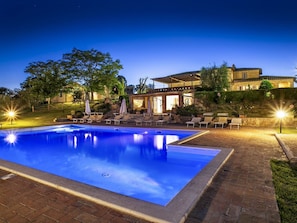 Pool - "Zypressen B4" mit Pool by Interhome (Abbadia)