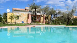 Unclassified image, 4 of 18, button - Villa Thalassa mit Schwimmbad und Garten by Interhome (Aghios Mattheos)