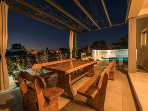 Outdoor dining - Villa Cera für 8 Personen in Pula by Interhome (Pula)