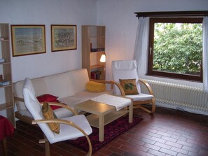 TV - mit Terrasse by Interhome (Wiefelstede)