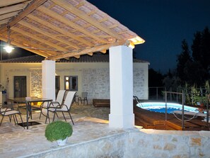 Outdoor dining - Villa Amfiliki in der Nähe der Agni-Bucht mit privatem Pool by Interhome (Kalami)
