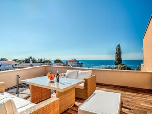 Outdoor dining - Wohnung "Lovrecica" mit Blick auf das Wasser by Interhome (Umag/Juricani)