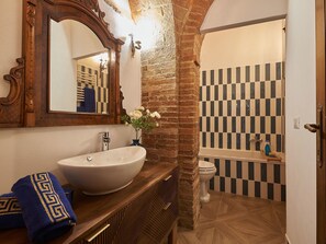 Towels - "Gelsomino casteltt" by Interhome (Torrita di Siena)