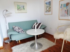 Fireplace, DVD player