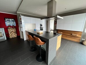 Køleskab, mikrobølgeovn, ovn, opvaskemaskine