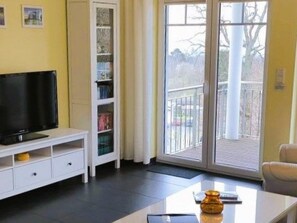 TV - Haus Ostseeblick Wohnung 8 by Interhome (Baabe)