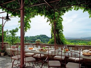 Outdoor dining - Villa Angelica Fabrik Peccioli by Interhome (Fabbrica)