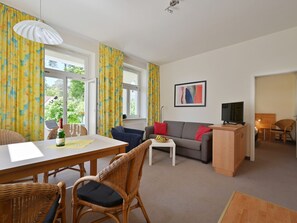 TV - Villa Celia Sellin by Interhome (Ostseebad Sellin)