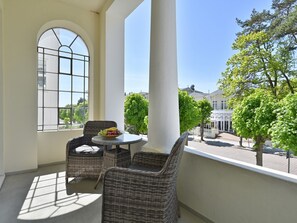 Outdoor dining - Villa Celia Sellin by Interhome (Ostseebad Sellin)