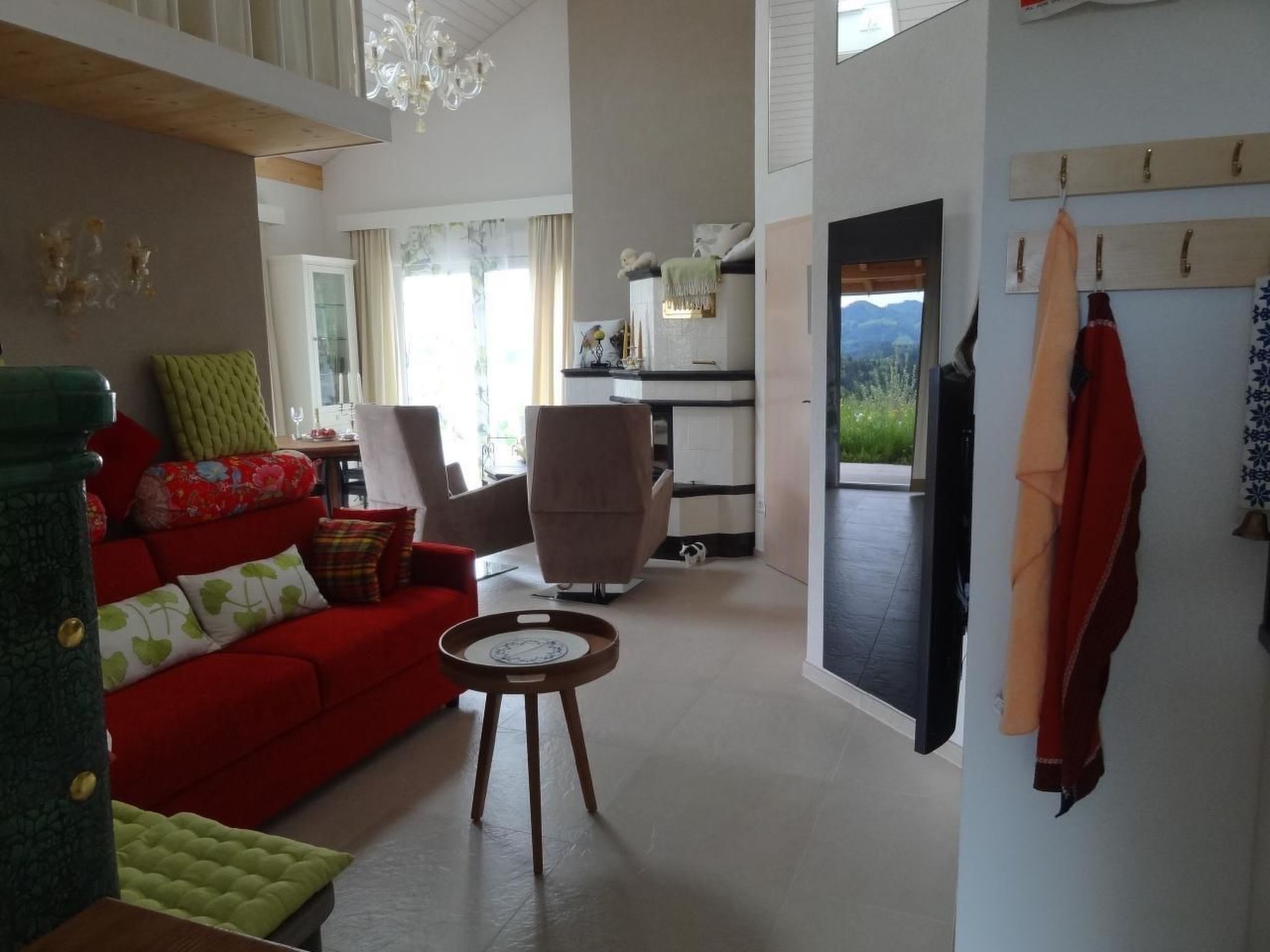 Fernseher, Kamin, DVD-Player