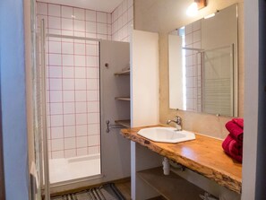 Bathroom - mit Terrasse by Interhome (Murviel Les Béziers)