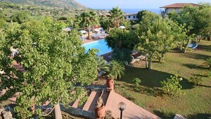 Pool - Beachside Holiday Home in Ricadi (Ricadi)