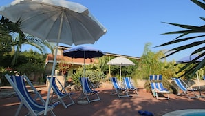Terrace/patio - Beachside Holiday Home in Ricadi (Ricadi)