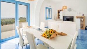 Dining - Zwei Einheiten, Luxus, Schwimmbad, Gemüsegarten by Interhome (Menfi)